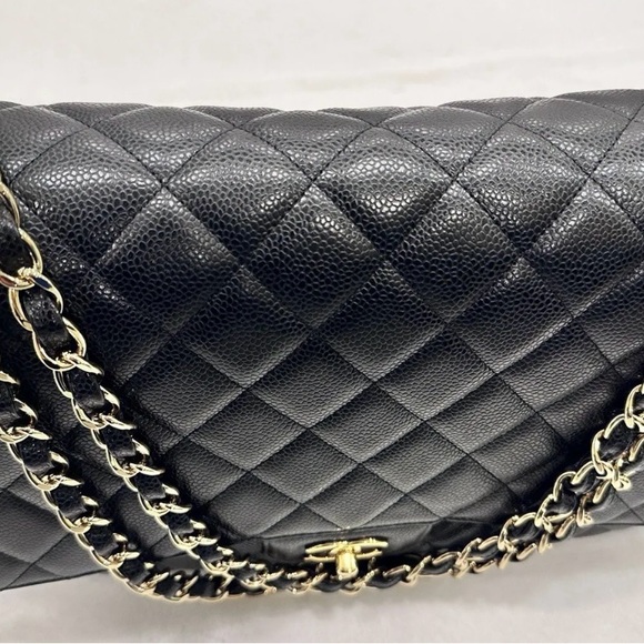 SOLD ON X POSTChanel MAXI  single flap caviar with gold hardware - Picture 16 of 17